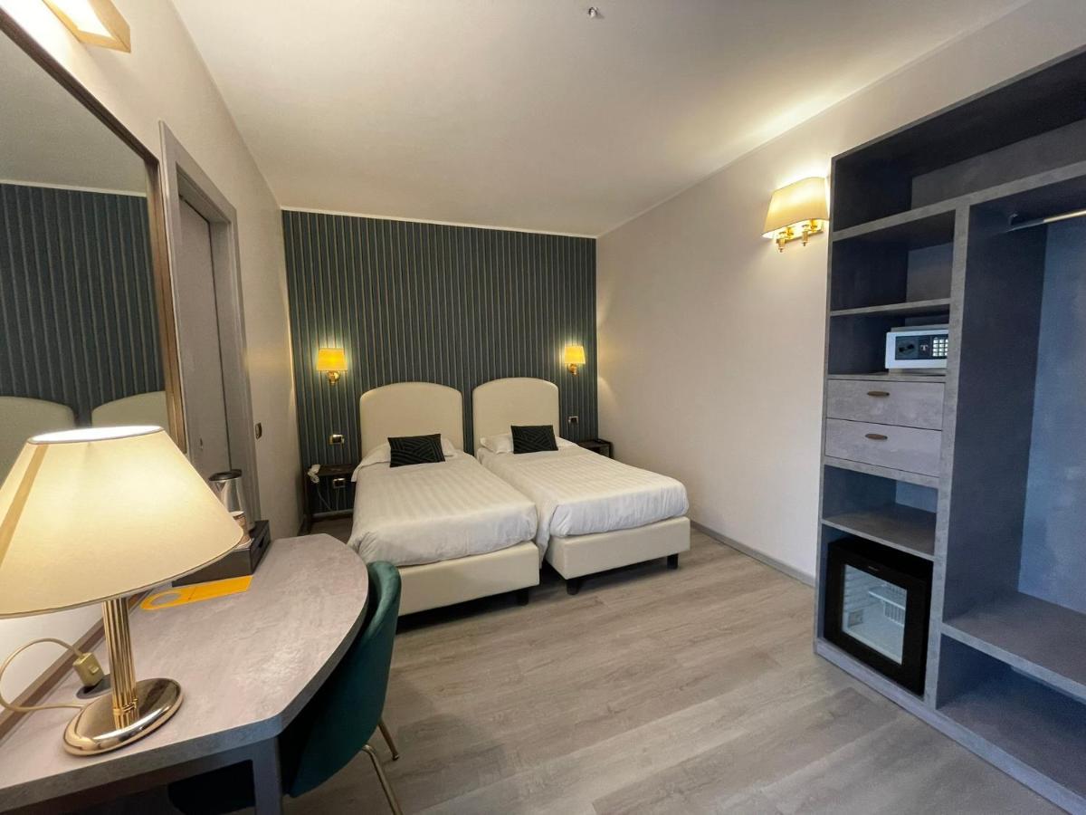 Hotel Florence Milano Esterno foto