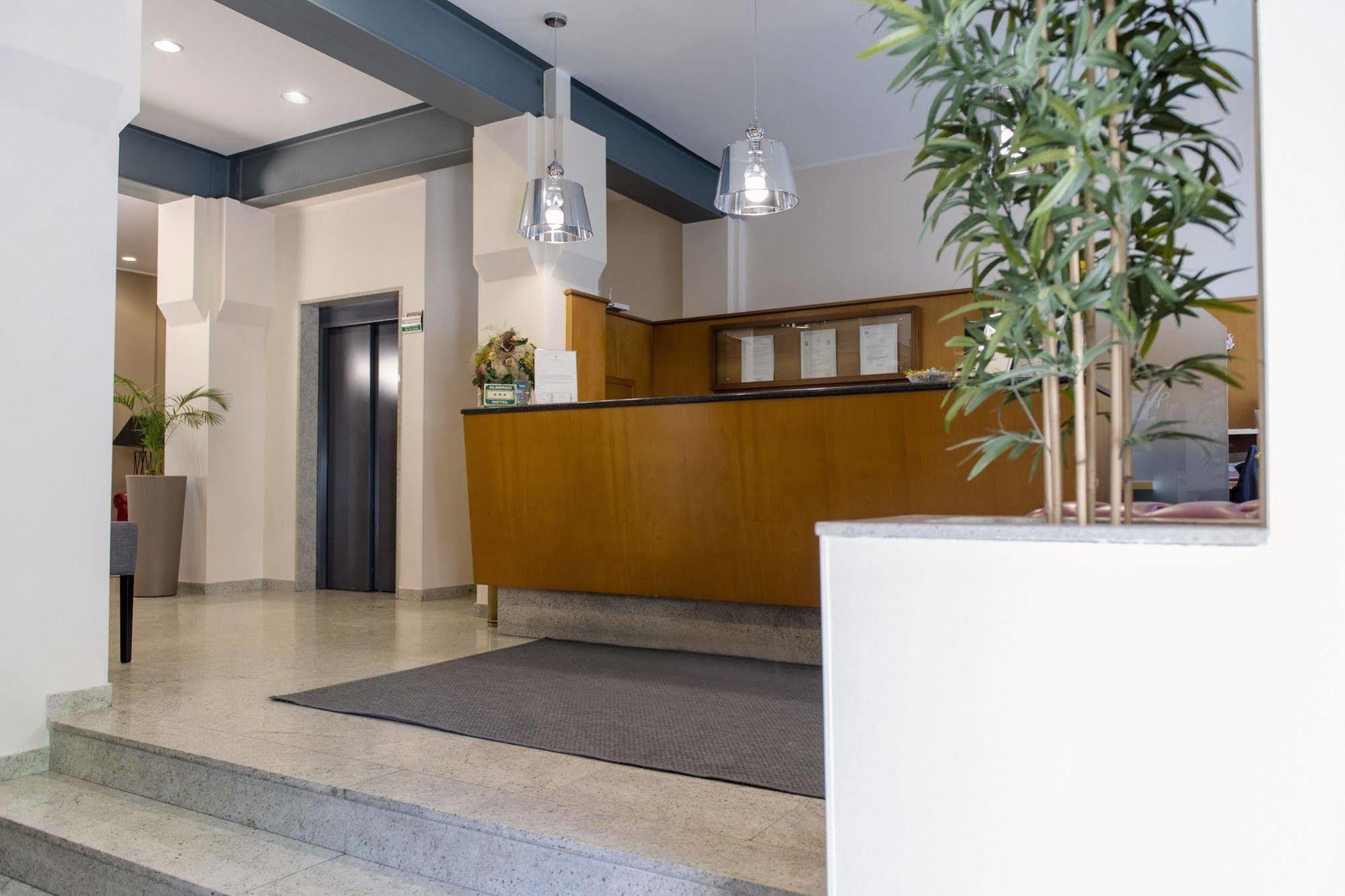 Hotel Florence Milano Esterno foto